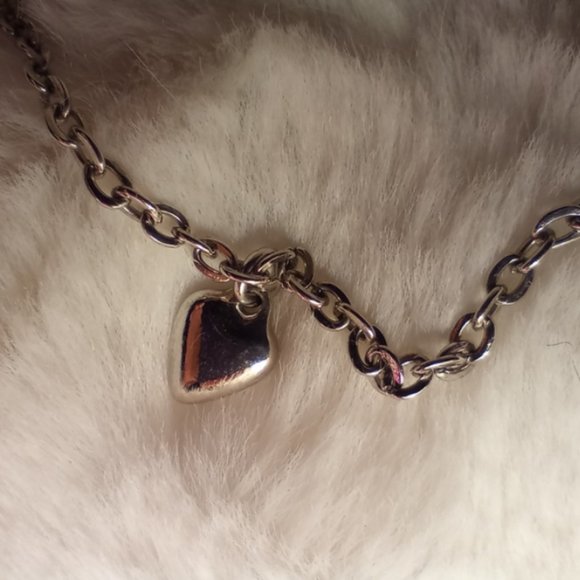 JEWELRY - Silver Chain Heart Necklace - Picture 2 of 5